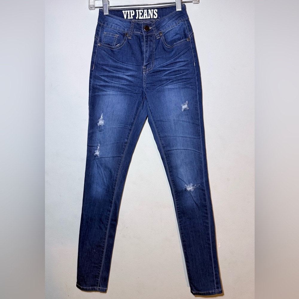 V.I.P. Distressed Skinny Jeans. Size 00